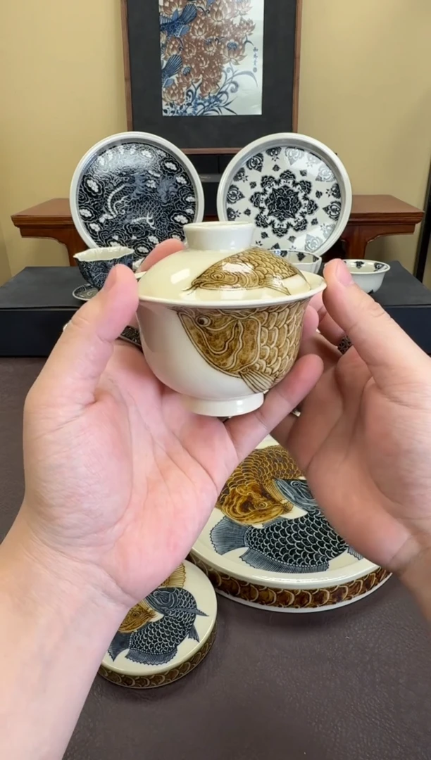 二号釉金龙鱼元宝盖碗