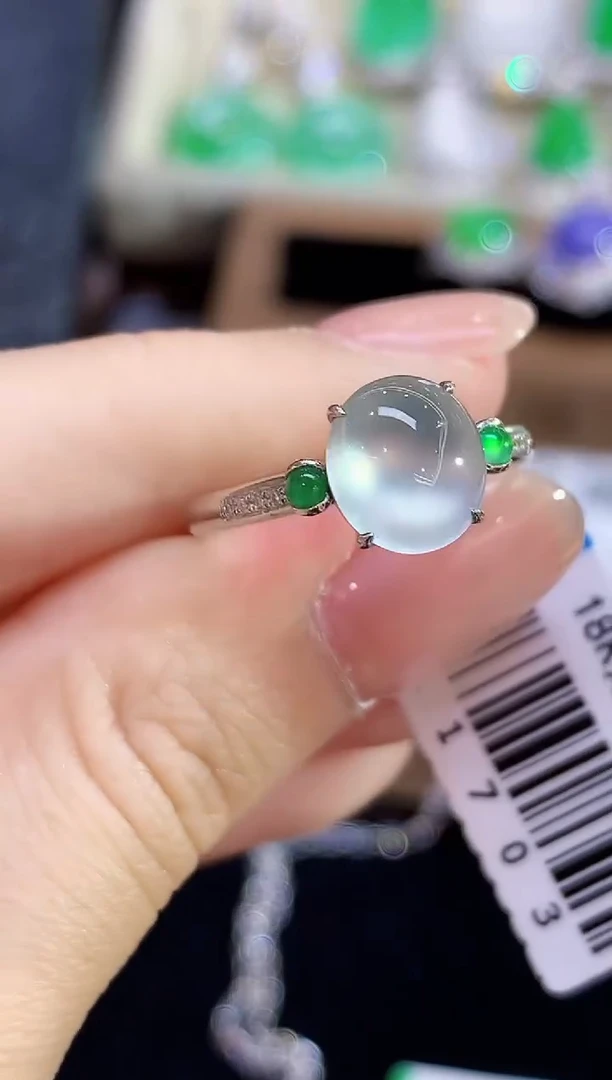 18K金镶嵌戒指翡翠L0703多样性发其一