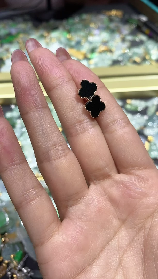 颈饰18K金镶嵌翡翠l****洋20250916115