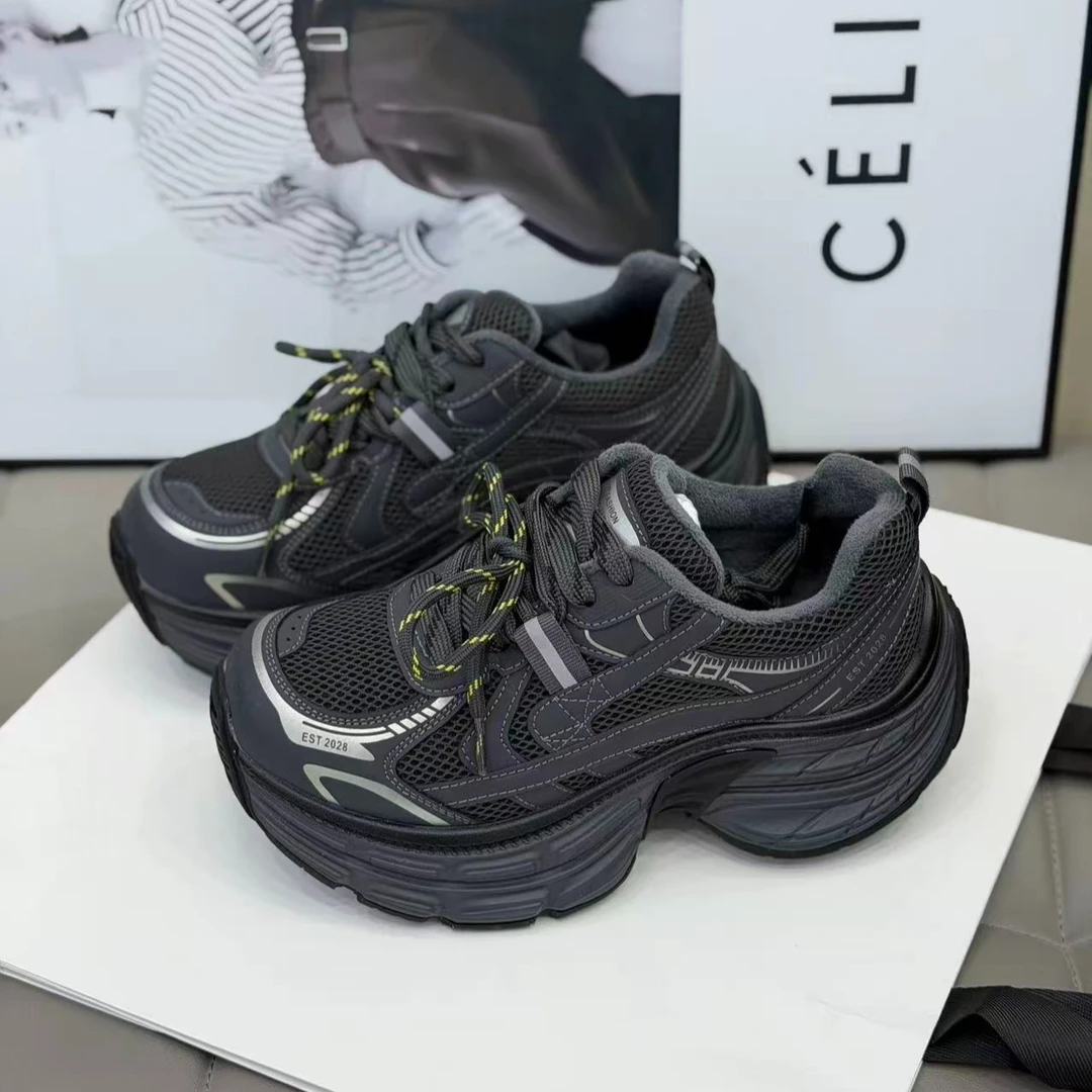 xuanmeishi/轩美诗2025冬季厚底轻便翘臀老爹鞋潮流