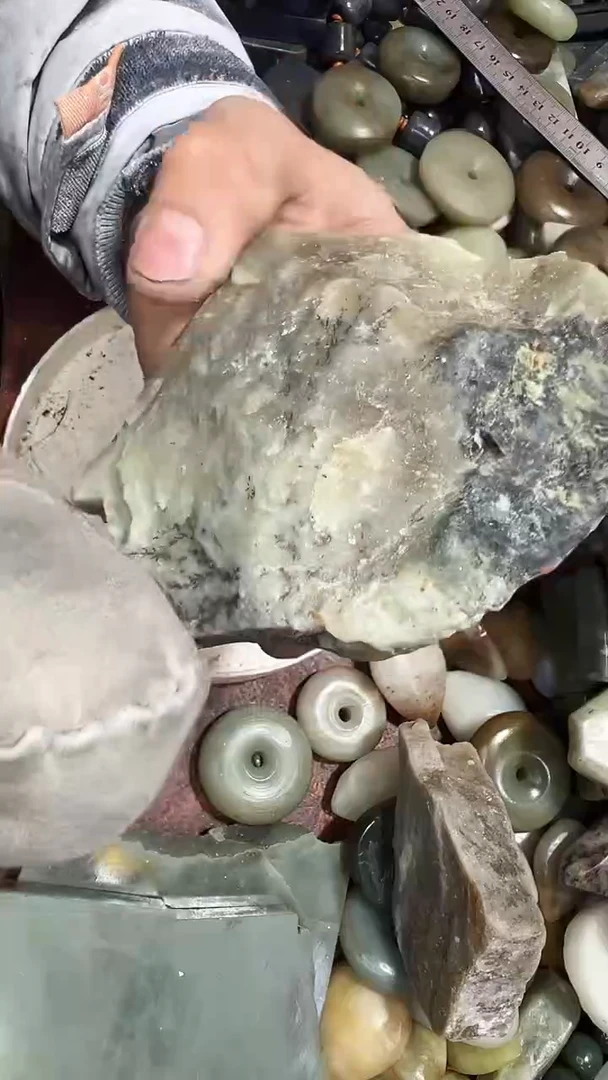 未镶嵌和田玉珠宝半成品1