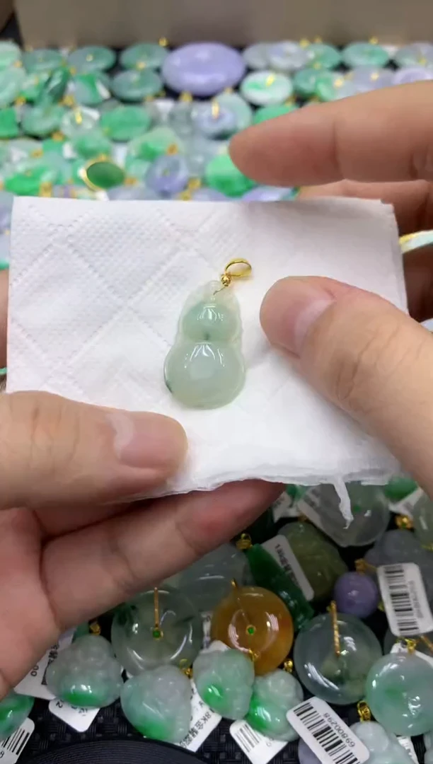 颈饰未镶嵌翡翠天然缅甸翡翠A货