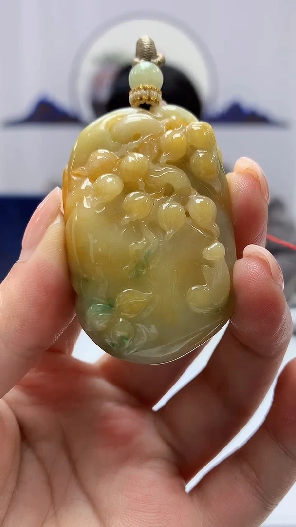 【闪购商品】定制翡翠未镶嵌5060ms-毛货挂件175