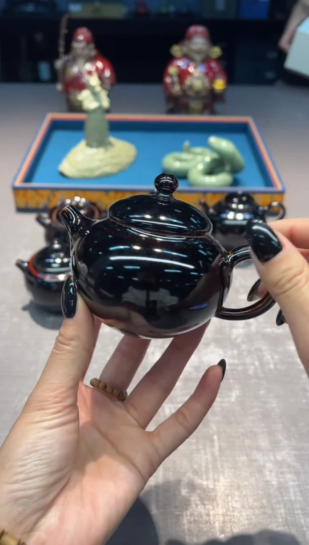 【闪购商品】古藏 圆珠壶。。。