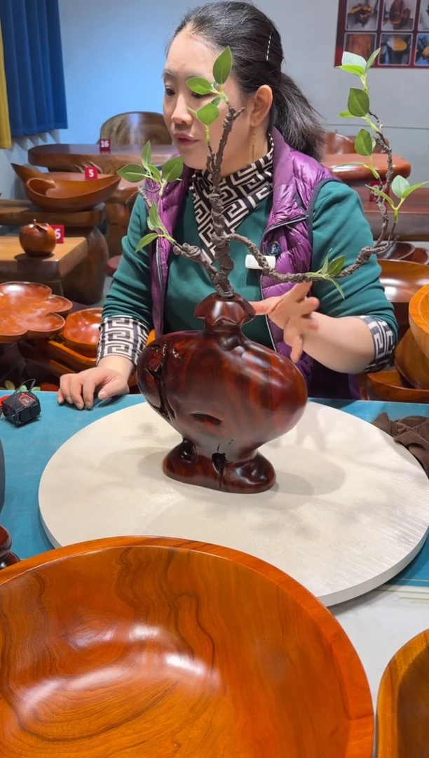 木 脱骨料花瓶 25*23.5*8.5