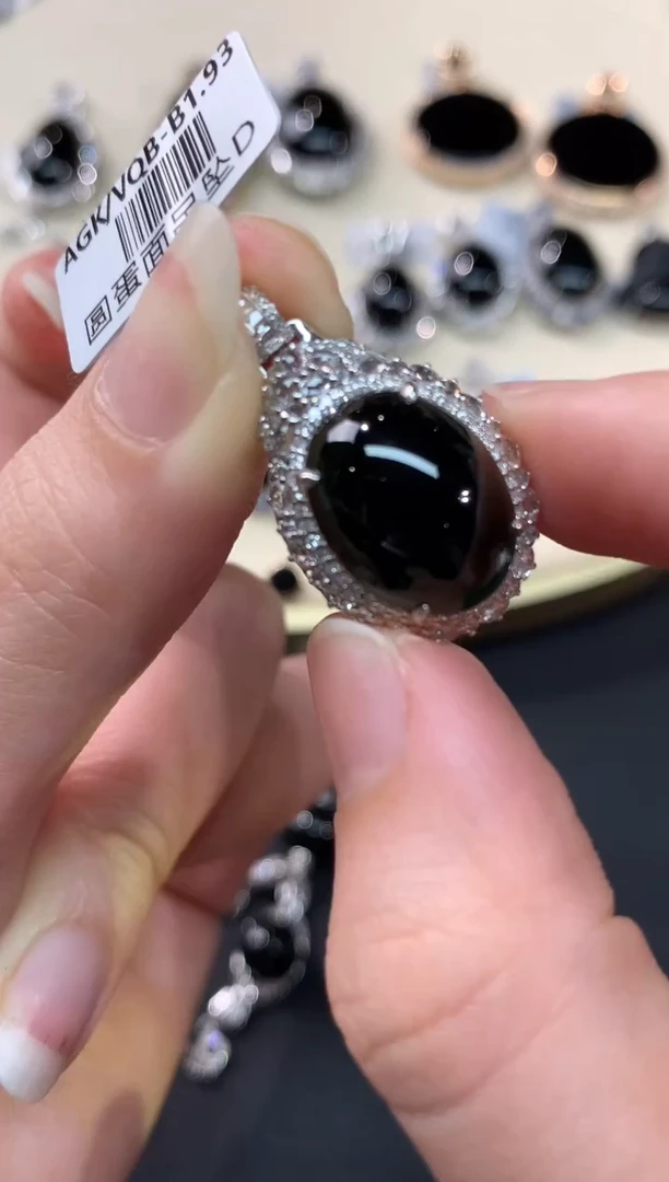 【闪购商品】翡翠吊坠(不含链)18K金镶嵌A704|13800