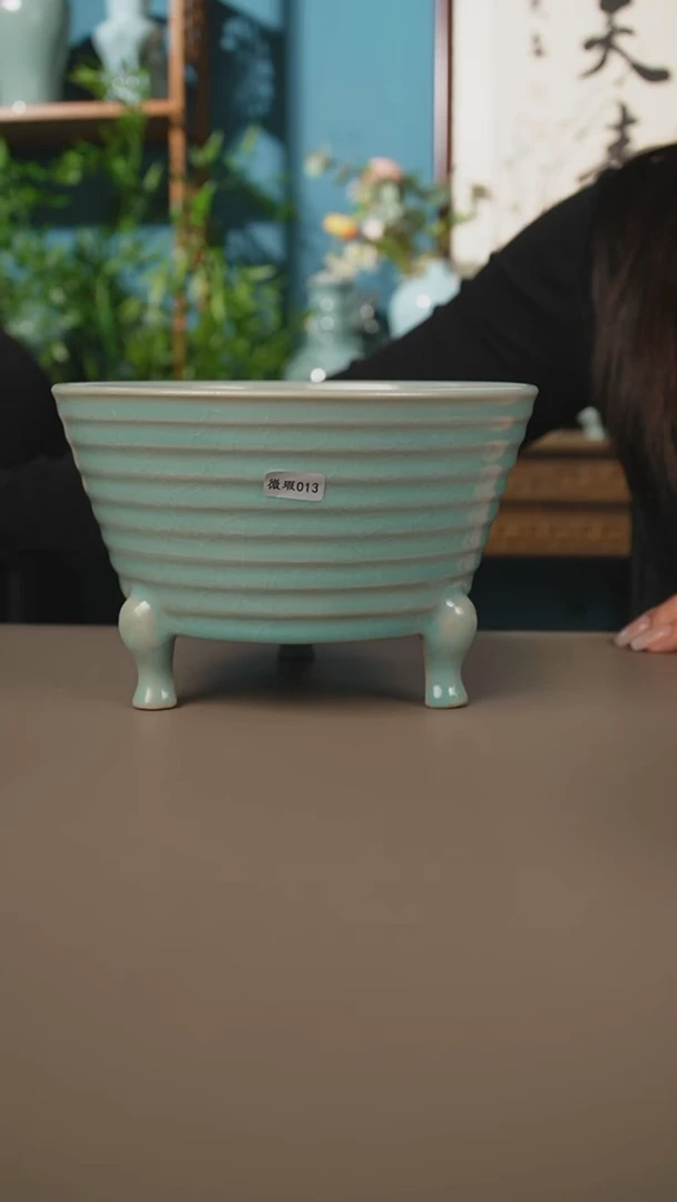 仿古三足熏香炉微暇