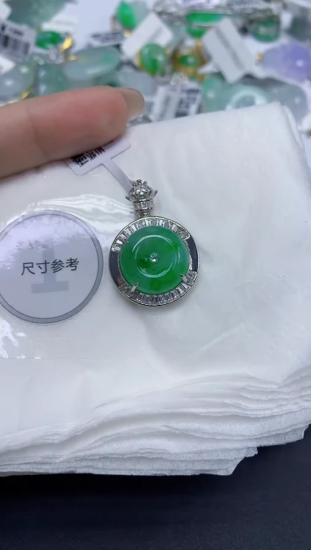 颈饰未镶嵌翡翠天然缅甸翡翠A货多样性发一件