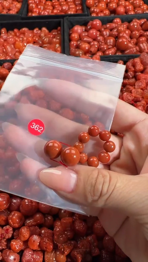 颈饰未镶嵌南红玛瑙1