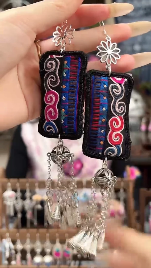 织绣民族风非遗老绣苗银饰品204