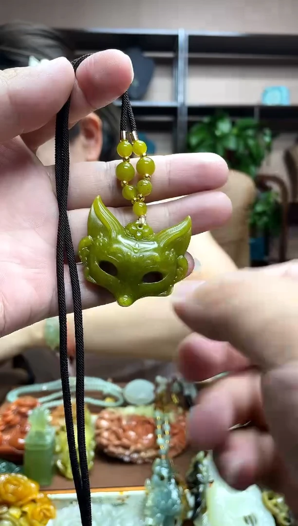 未镶嵌岫玉吊坠多样性发货发其中之一
