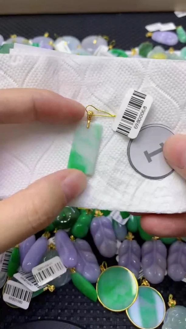 颈饰未镶嵌翡翠天然缅甸翡翠A货