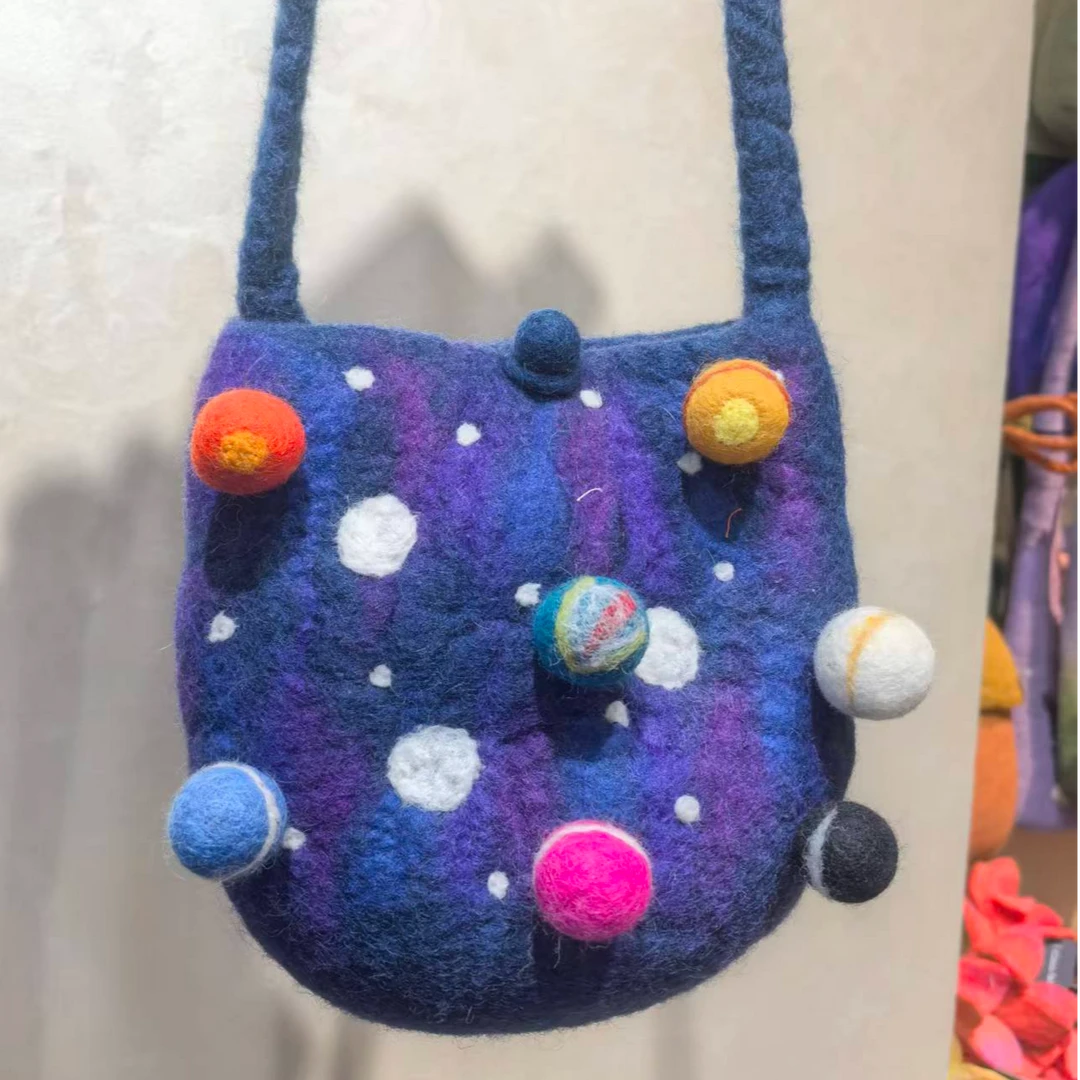 星空球球斜跨包手工羊毛毡G46