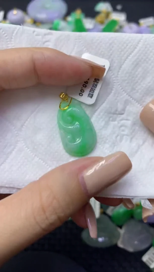 颈饰18K金镶嵌翡翠天然缅甸翡翠A货