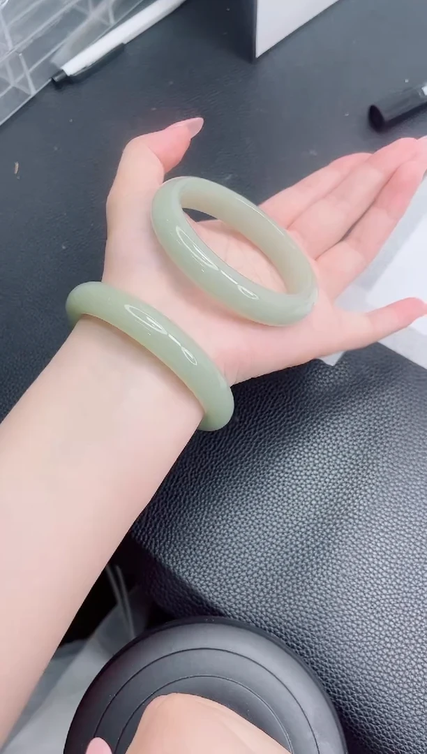 石英质玉手镯未镶嵌42-60.6