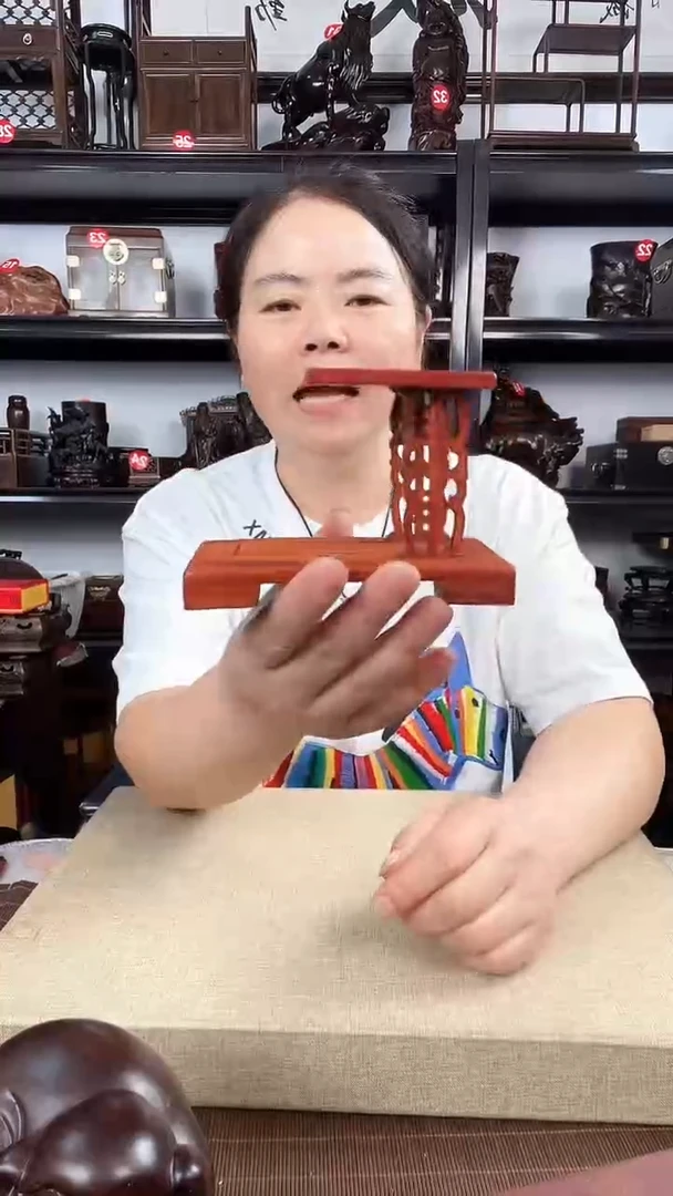 木红二连老李红木工艺品
