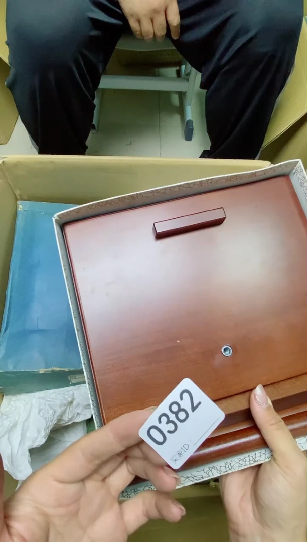 瓷片深****坊O382默认微瑕，谨慎参拍