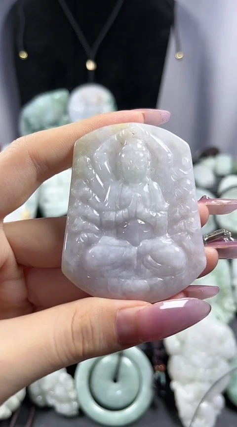 翡翠未镶嵌颈饰千手观音