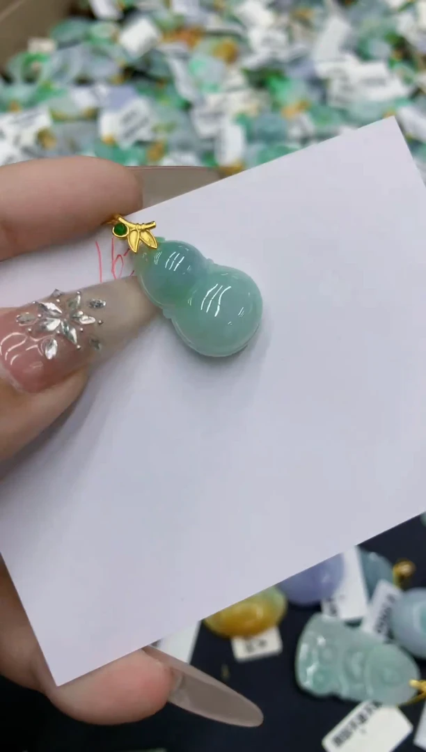 翡翠未镶嵌颈饰11111111111111