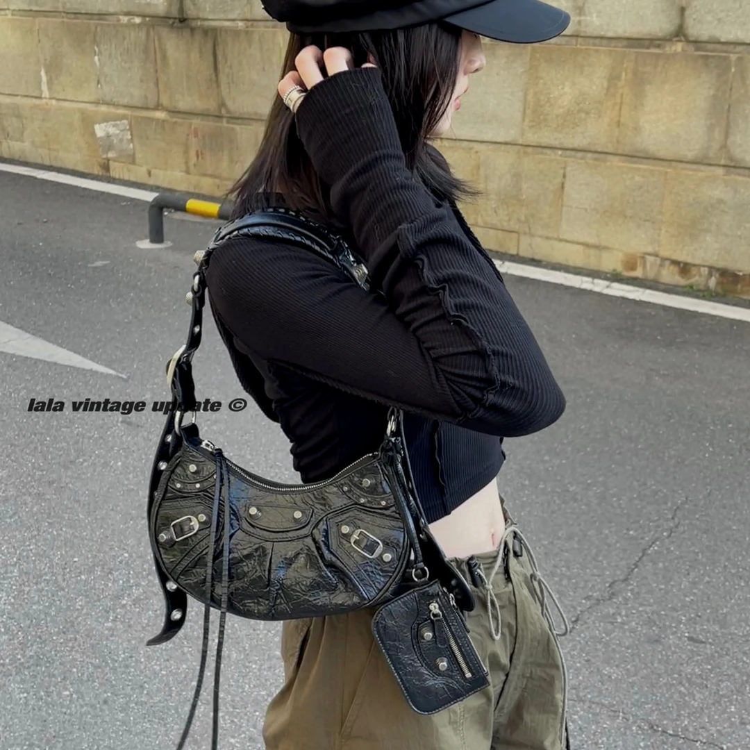 95新 Balenciaga/巴黎世家 黑银油蜡皮cagolexs斜挎包｜0806