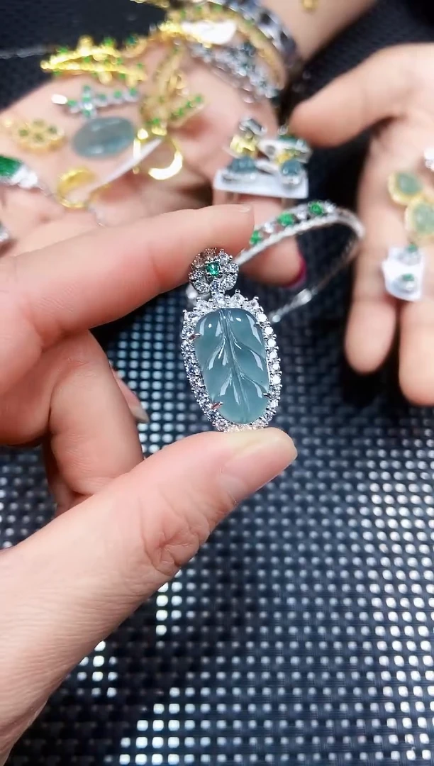【闪购商品】翡翠吊坠(不含链)未镶嵌111111111