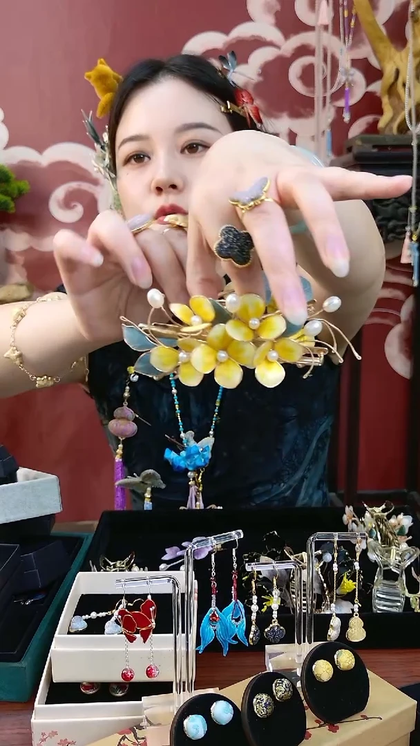 刺绣纯手工非遗绒花