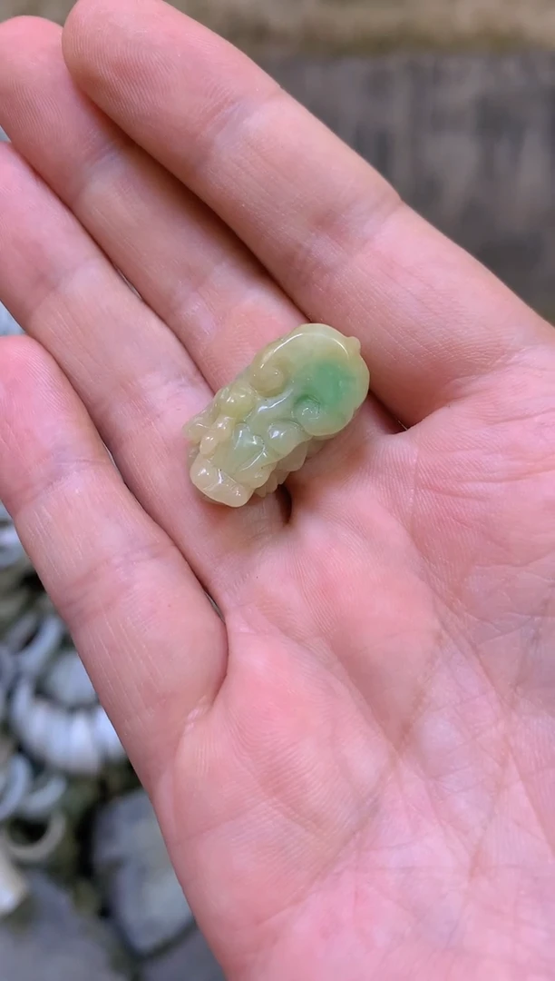 颈饰未镶嵌翡翠貔貅
