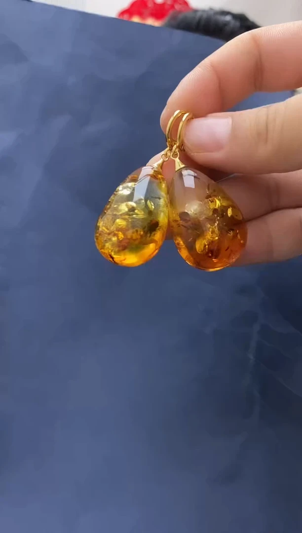 裸石琥珀未镶嵌耳坠