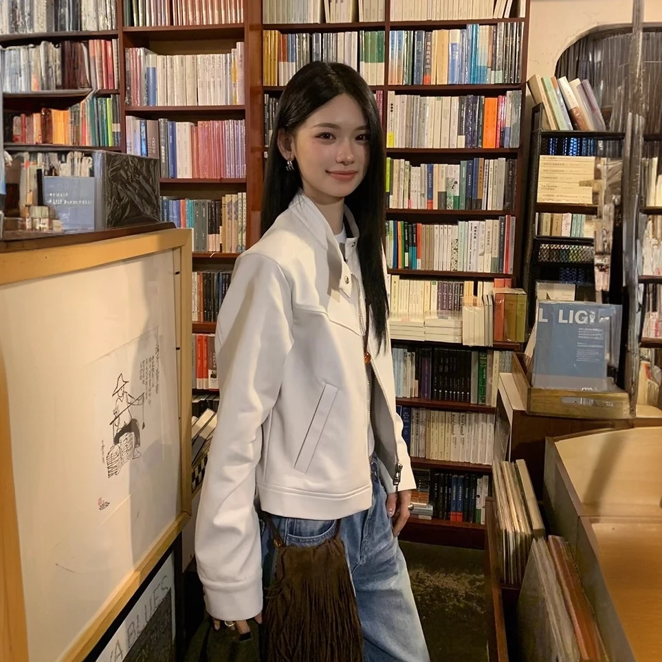 设计感正肩白色皮衣女春秋薄款小众设计感宽松休闲韩版短外套设计