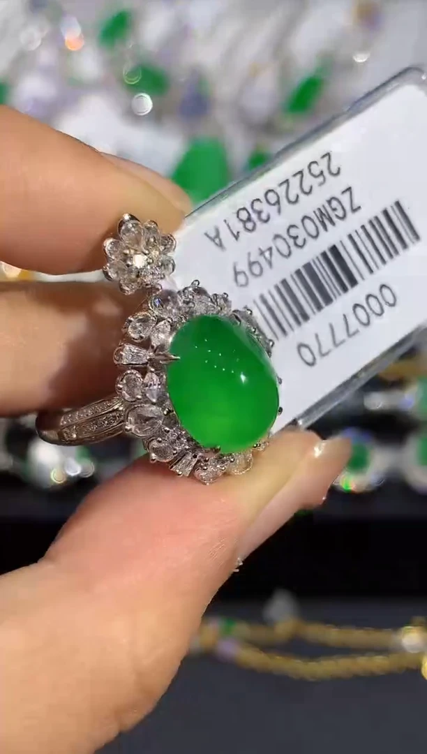 18K金镶嵌戒指翡翠L***娜分单第二单 多样性发其一 漏拍无效