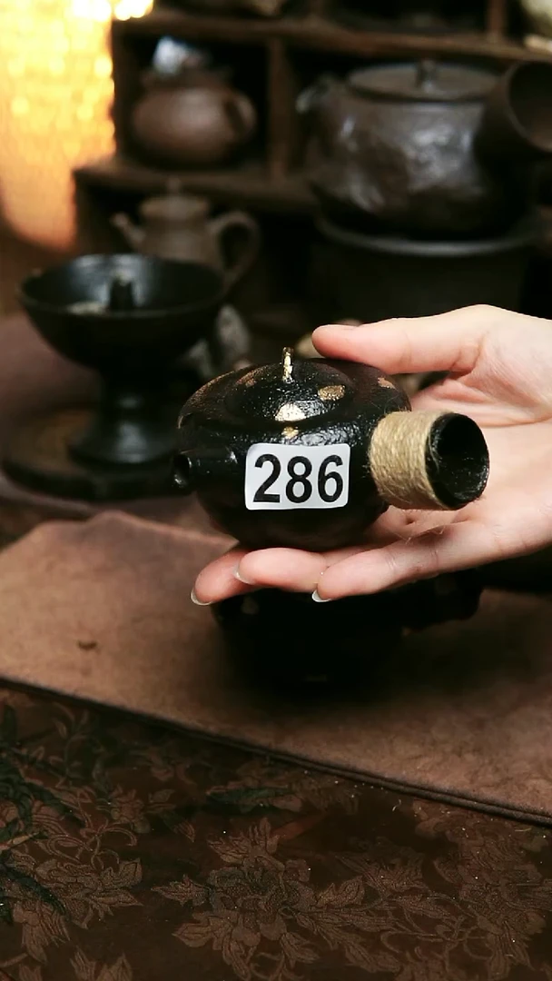 紫砂全手工撒金茶壶100毫升