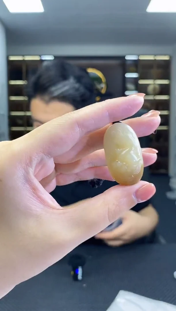 颈饰未镶嵌和田玉金鱼吊坠
