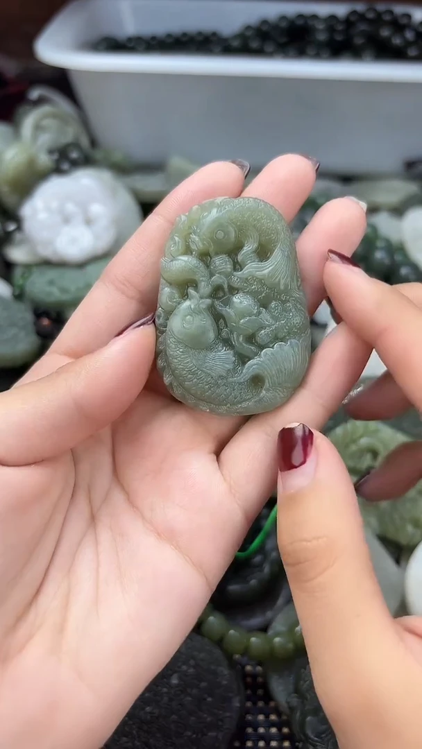 颈饰未镶嵌和田玉1