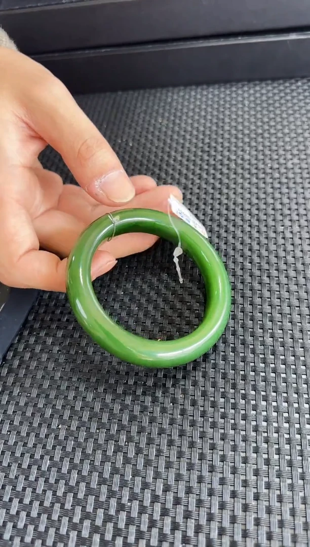 【闪购商品】和田玉（碧玉）手镯未镶嵌白加绿 圈口约55.9mm