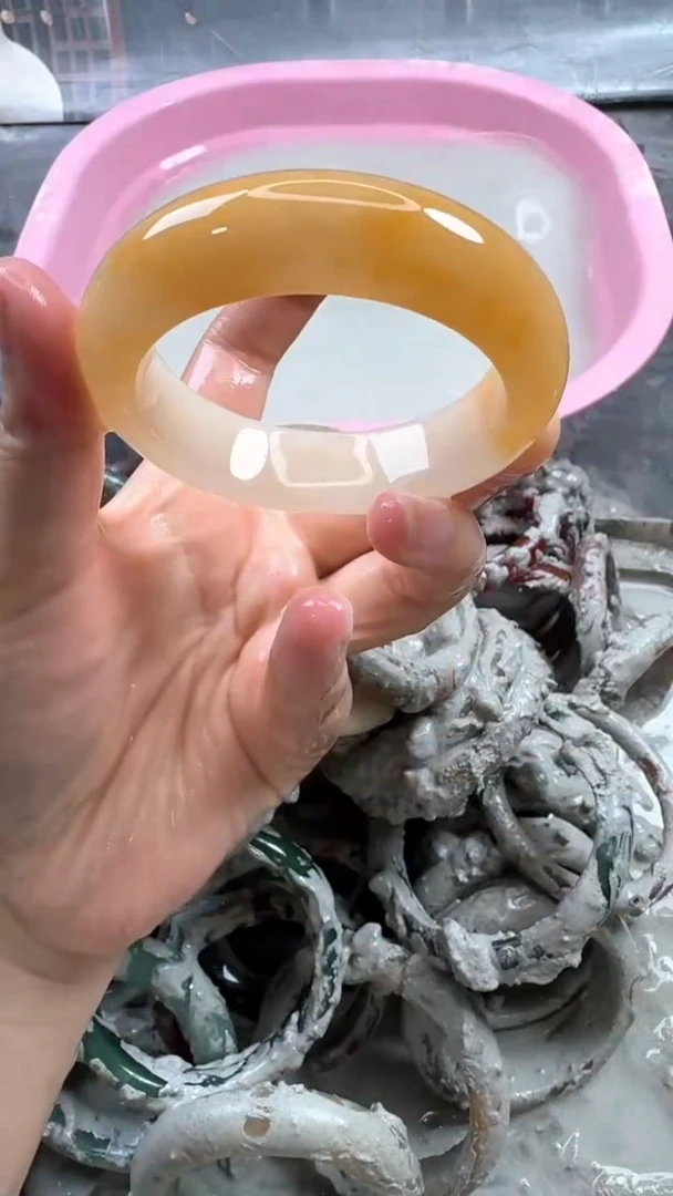 石英质玉手镯未镶嵌10