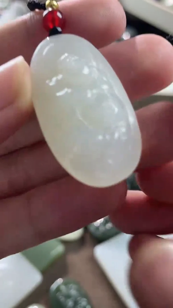 颈饰未镶嵌和田玉佛公