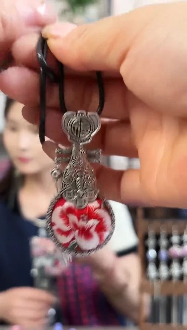 织绣民族风非遗老绣饰品