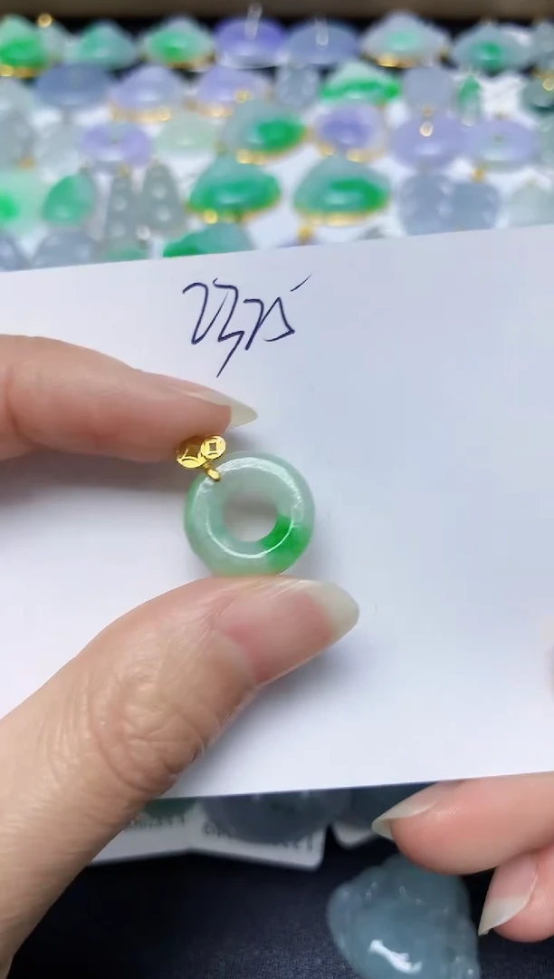 翡翠未镶嵌颈饰 天然缅甸翡翠A货