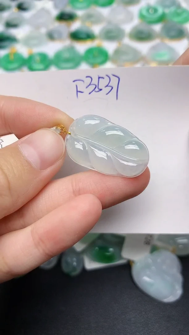 颈饰18K金镶嵌翡翠天然缅甸A货翡翠百元以上9元证书费自理