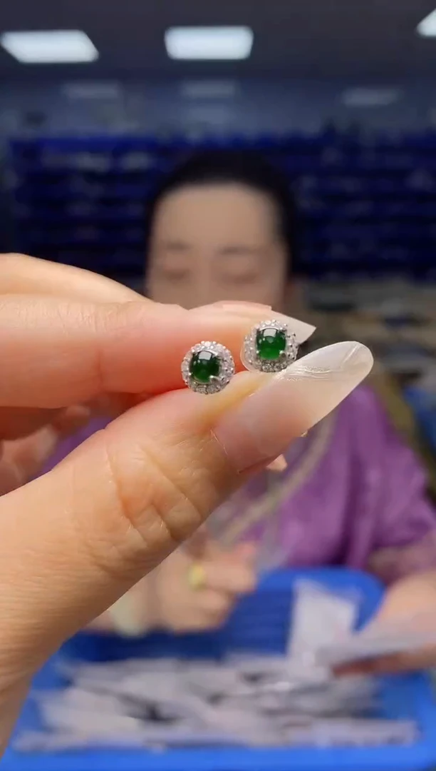 翡翠银S925镶嵌耳饰EZ4311