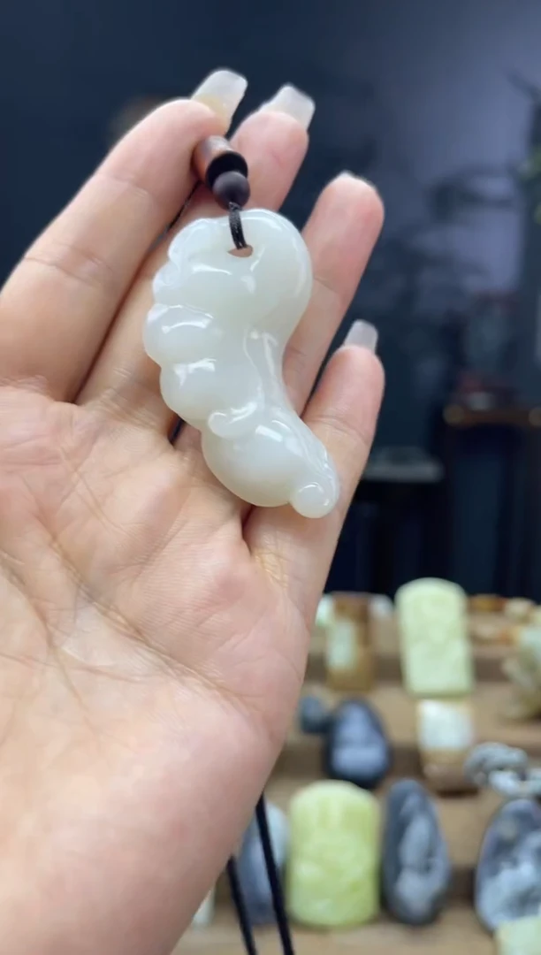 颈饰未镶嵌和田玉1