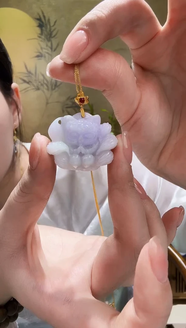颈饰未镶嵌翡翠吊坠