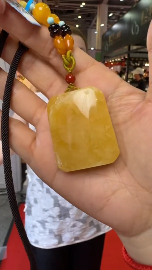 未镶嵌颈饰琥珀杭州珠宝展假一罚十