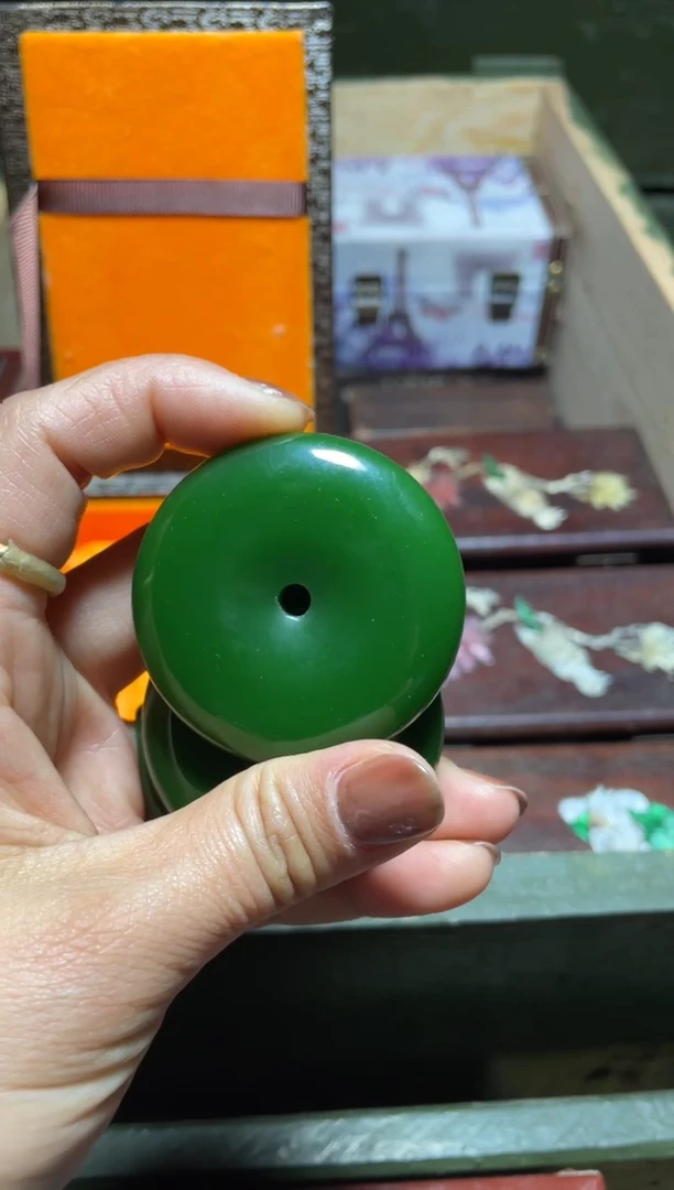 【闪购商品】菠菜绿平安扣1件