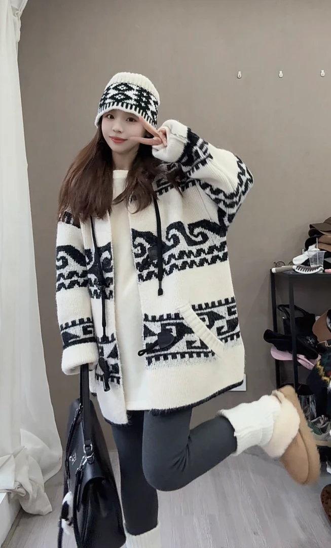 ZHANG.Z.Z【羊城故事】韩系提花连帽毛衣女宽松保暖开衫外套