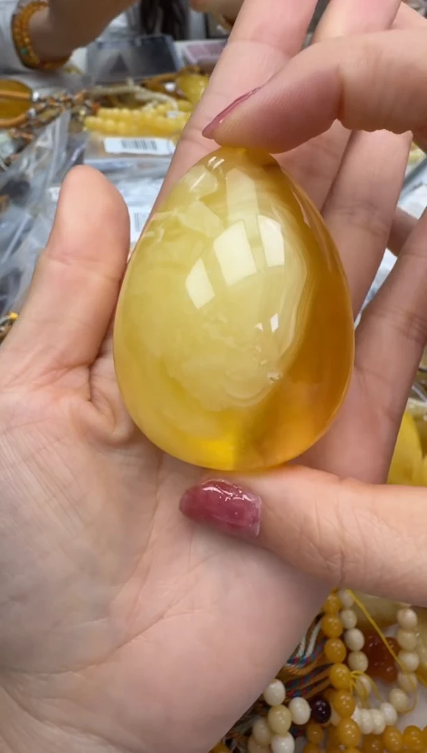 裸石琥珀未镶嵌如图