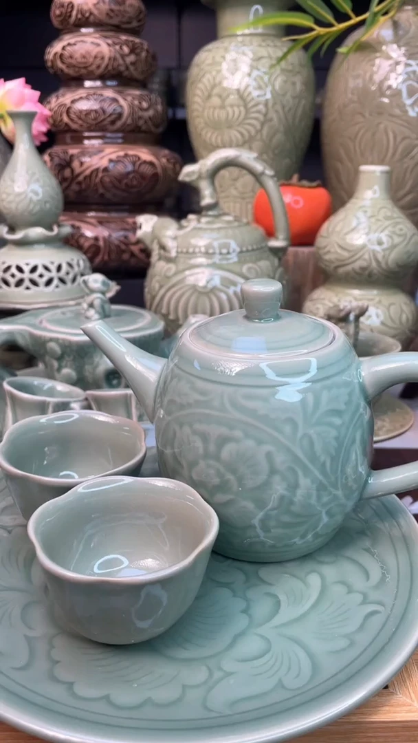 【闪购商品】缠枝牡丹腰鼓壶1只+两只口杯+1只盘子