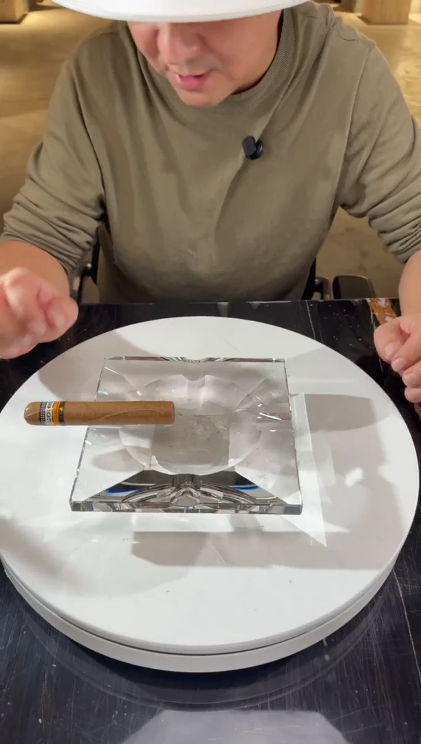 摆件CS0101007净料水晶琉璃雪茄缸