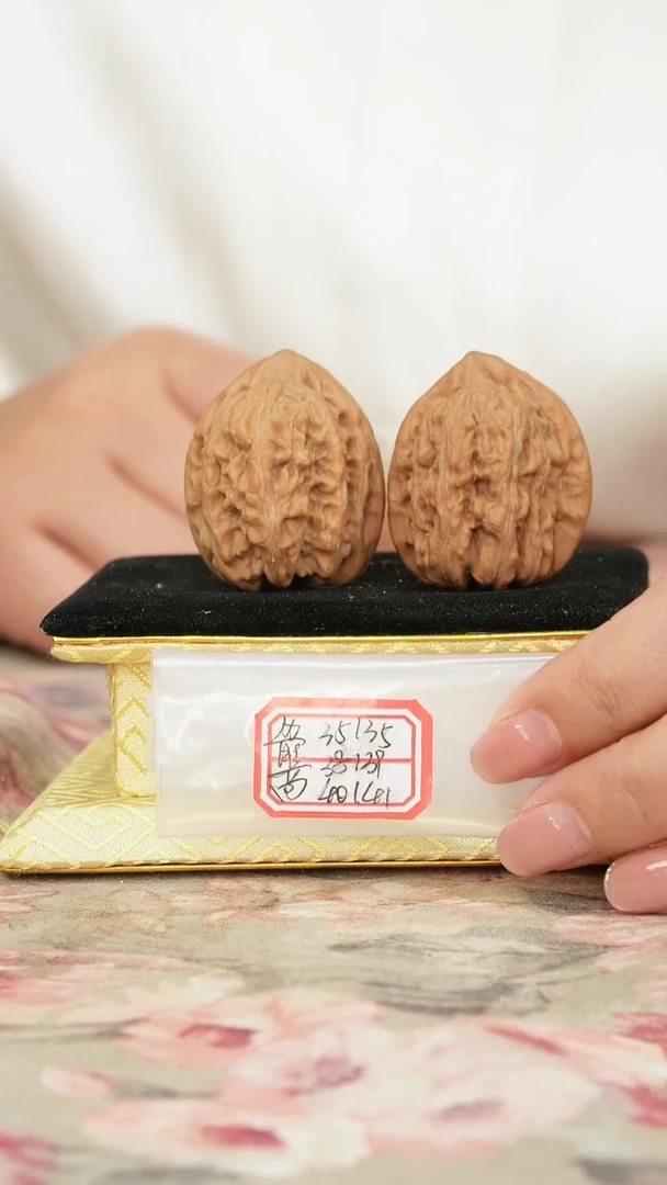 把件文玩核桃赤龙鸡心