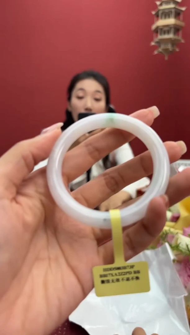 【闪购商品】翡翠手镯（圆镯）未镶嵌14手镯